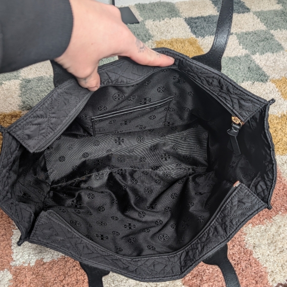 Tory Burch Ella Quilted Tote EUC | Black - Picture 7 of 8